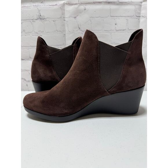 Women's CROCS Leigh Wedge Chelsea ankle boot like new Size 11w - Picture 5 of 9